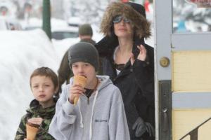 Анджелина Джоли испортила свою репутацию хорошей матери