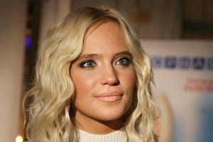 Очередное пикантное фото певицы Глюкозы вызвало дискуссию в сети