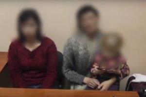 Две россиянки с маленьким ребенком пешком пришли в Украину и попросили приюта