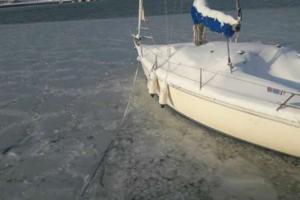 В Болгарии замерзло море из-за рекордно холодной зимы: появились фото