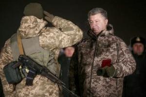 Волонтеры рассказали шокирующие детали награждения военных со Светлодарской дуги в Мариуполе