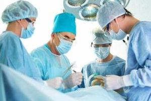 Мужчина 18 лет жил с ножницами в желудке, не подозревая об этом: врачи шокированы