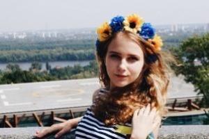 "Устроили цирк, ну повесьте теперь себе медальку", - 16-летняя поклонница "Азова" из Донецка после допроса у боевиков сделала резкое заявление