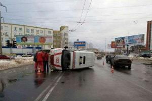 В Одессе произошло жуткое ДТП: перевернулся автомобиль "скорой помощи"