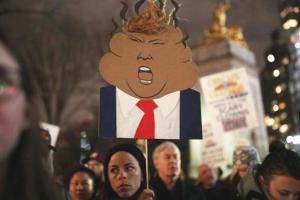 В США началась кампания за отстранение Трампа от власти