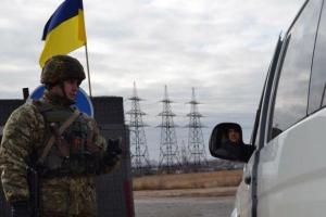 На блокпостах в зоне АТО сложная обстановка: Марьинка стоит в 4 ряда, Еленовка не движется