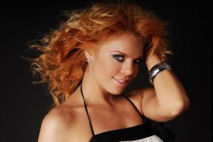 Беременная певица Анастасия Стоцкая кардинально сменила имидж