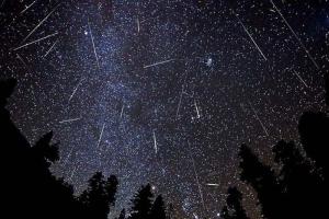Сегодня ночью украинцам удастся увидеть яркий метеоритный дождь