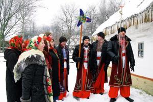 104-летняя украинка спела колядку для жителей Украины