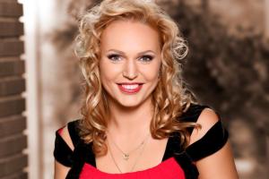 Телеведущая Алла Довлатова призналась, что станет матерью в четвертый раз