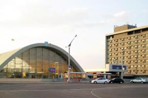 В районе Луганского ж/д вокзала открылся диспетчерский пункт для легковых автомобилей
