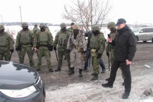 Нападение на редут в Донбассе: идет серьезный бой, ранены уже два человека