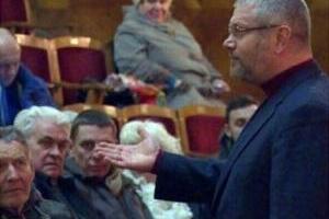 Вилкул опозорился с агитацией на "Южмаше" и после неудобных вопросов сбежал из ДК через черный ход