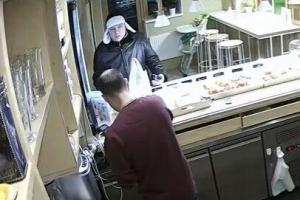 В Киеве орудует грабитель-гипнотизер: жертвы отдают мужчине деньги, услышав кодовую фразу