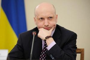 Турчинов сообщил, что РФ активизировала переброску военной техники боевикам в Донбасс