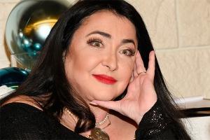 Певица Лолита показала лицо после пластической операции