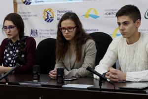 В Счастье театр «Переселенец» реально осчастливил школьников и военных