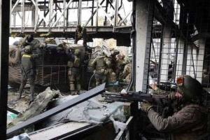 Боевики признались в страхе перед украинскими "киборгами": "Можно всю обойму выпустить, а он встает и идет на тебя"