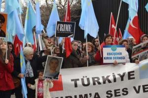 В Анкаре прошел митинг, на котором у России требовали убраться из Крыма