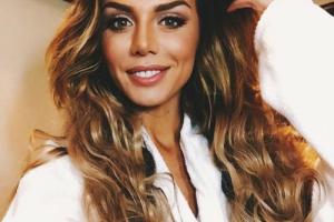 Беременная певица Анна Седокова поделилась пикантным снимком