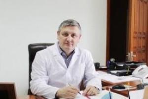 В подвале луганской больницы обнаружили огромный склад краденой российской гуманитарки: главврач тут же "заболел"