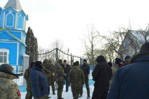 В Тернопольской области радикалы захватили храм УПЦ МП
