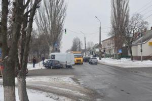 На Николаевщине микроавтобус столкнулся с ВАЗом, пострадали две пассажирки