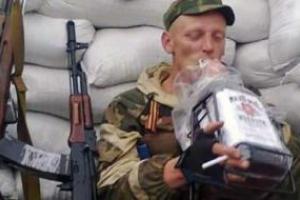 В Донецке снова наплыв боевиков, кучкуются у пирожковых и магазинов: появились фото