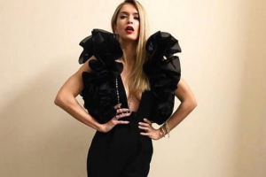 Вера Брежнева покорила фанатов снимком без нижнего белья