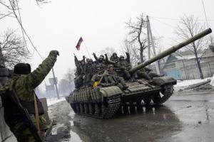 В Донецке размещено более 100 единиц военной техники РФ: появилось видео аэроразведки 