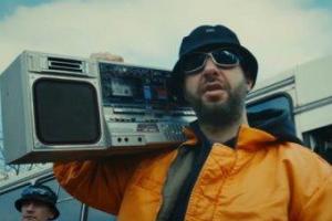 Видео пародии Ивана Урганта на хит "Между нами тает лед" взорвало сеть