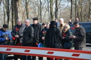 Люди Медведчука подрались с активистами на могиле Шевченко в Каневе
