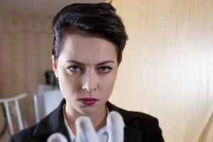 Настасья Самбурская ходит по квартирам россиян и отчитывает их за бардак