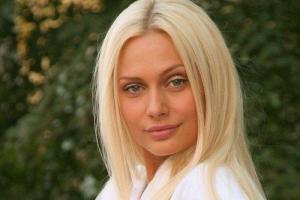 Актриса Наталья Рудова опубликовала соблазнительное фото в купальнике