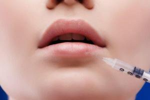 От паралича до летального исхода: специалисты рассказали об опасности инъекций ботокса