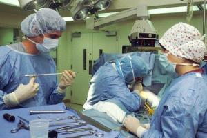 Шокирующий случай в Татарстане: мужчина отрезал себе половой орган на автобусной остановке 