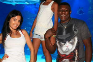 Известного певца обвинили в жестком изнасиловании