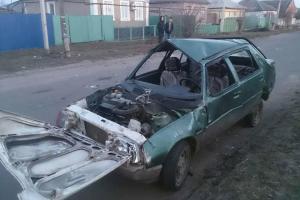 На Луганщине несовершеннолетний водитель опрокинулся на легковушке, пострадали 4 человека