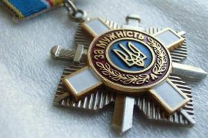 Сестра погибшего украинского десантника обратилась к Порошенко