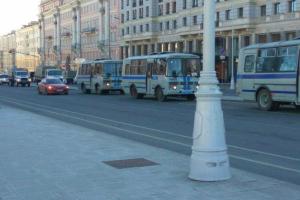 В Москве дежурят автозаки: во второй половине дня ожидаются масштабные акции протеста, силовики готовы к бойне