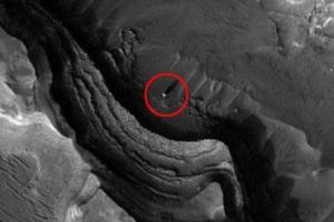 Доказательство инопланетной жизни: на Красной планете засняли огромную башню