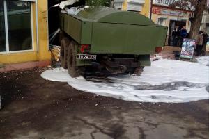 Страшная авария в Николаеве: военный бензовоз въехал в зоомагазин, есть жертвы
