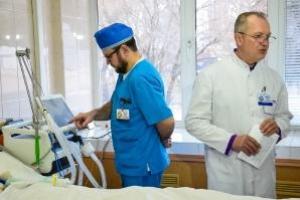 Врачи больницы имени Мечникова по несколько часов оперируют участников АТО