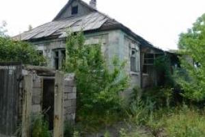 Бомжей из России приглашают жить в "ЛДНР": им отдадут брошенные квартиры и дома