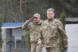 Эксперты: Порошенко решил готовиться к досрочным выборам