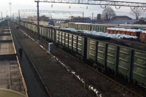 Акция в Конотопе продолжается: активисты проверяют документы прямо в кабине машиниста