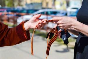 Драка из-за колорадских лент: участник АТО ударил головой в нос генерала