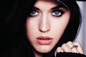 Певица Кэти Перри кардинально поменяла имидж после расставания с Орландо Блумом