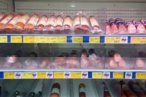 В сети показали цены на продукты в "недорогом" супермаркете Енакиево