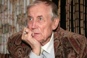 Поэт Евгений Евтушенко срочно госпитализирован в больницу США 